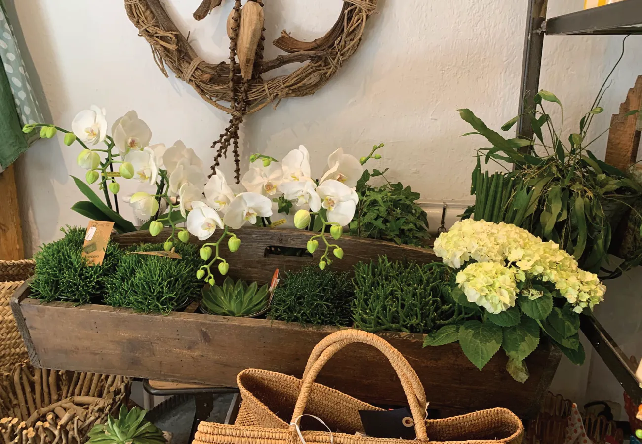 Blumenarrangements im Laden